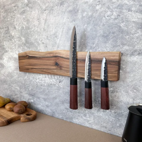 The Raw Walnut Horizon – Live Edge Artisan Magnetic Knife Holder (2)